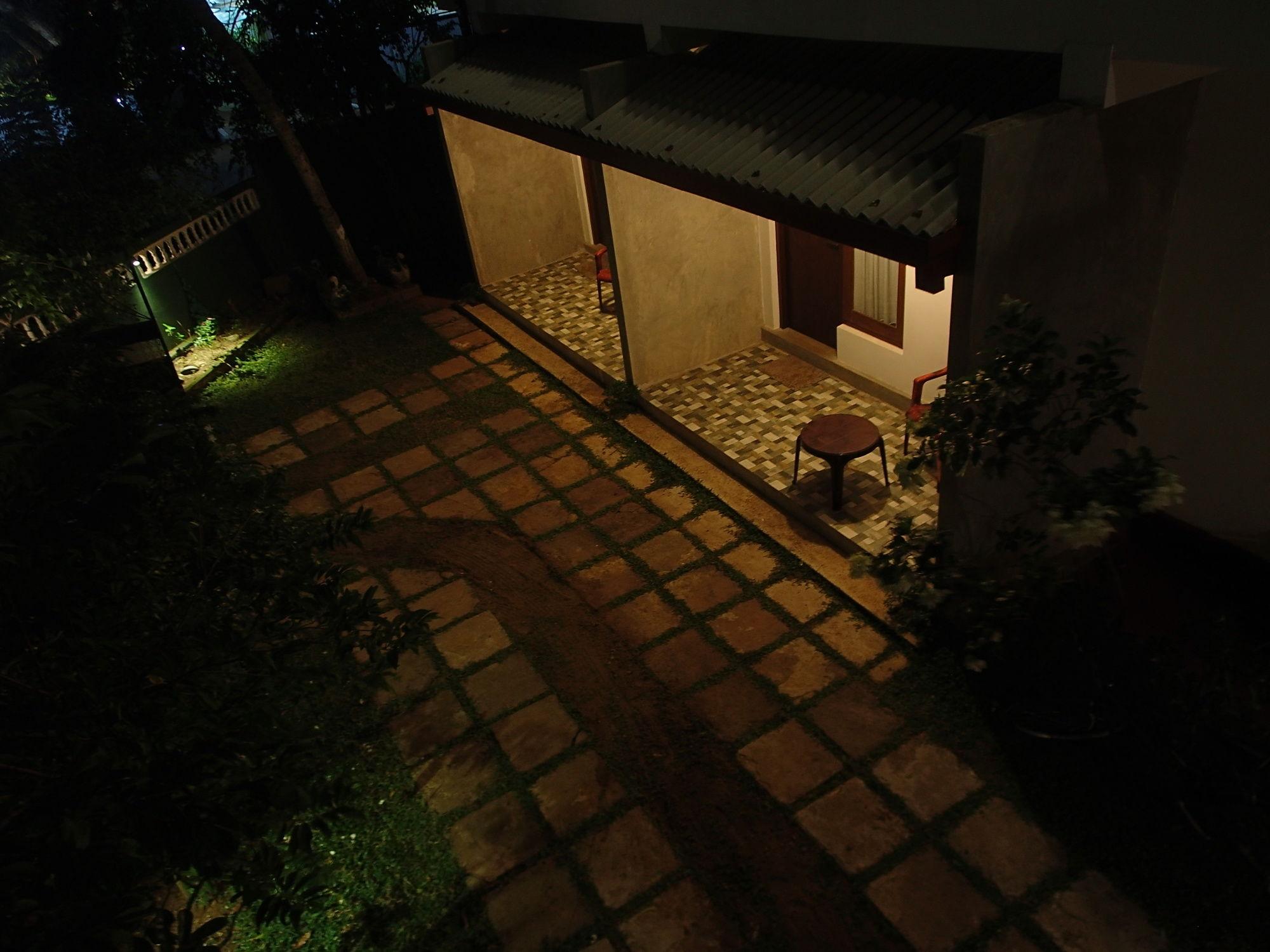 Kutumbaya Apartment อนุราธปุระ ภายนอก รูปภาพ